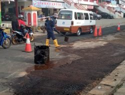 Meski Ditengah Covid 19 Menerpa  Tiga Ruas Jalan Diperbaiki Dinas PUPR Sumedang