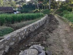 Ditengah Pandemi Covid-19, Pekerjaan Irigasi Tetap Dilakukan