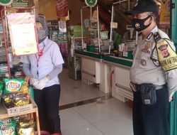 Polsek Jatinangor Polres Sumedang Lakukan Penegakan Disiplin Prokes Di Mall Jatos