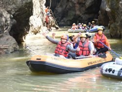 Jumat Bersih, Cipeles Bersih