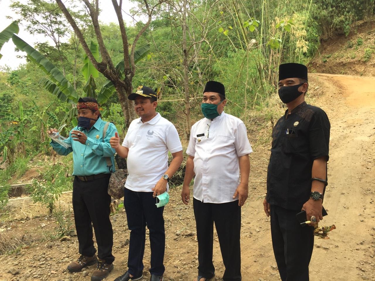 Jalan Rusak Segera diperbaiki