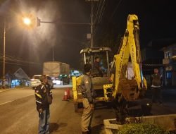 Antisipasi Banjir, PUPR Sumedang Normalisasi Saluran Irigasi di Jalan Bandung-Cirebon