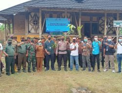 Peduli Lingkungan, WOM Finance Tanam Seribu Pohon di Sumedang