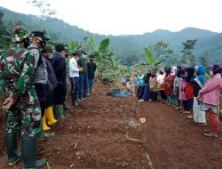 Tingkatkan Ekonomi dan Ketahanan Pangan, Dandim 0610/Sumedang Berikan Bantuan Ratusan Bibit Tomat
