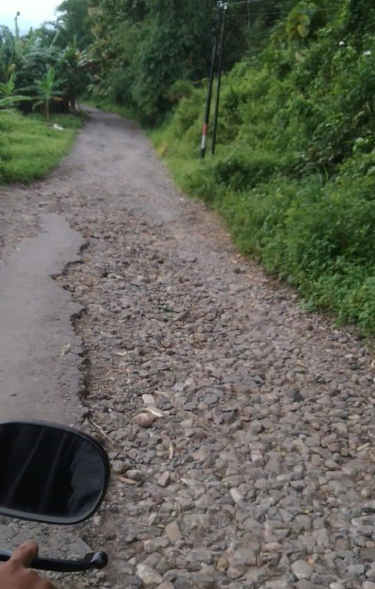 Cinta Terjebak Jalan Bobrok