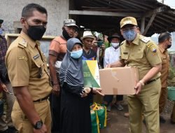 Wakil Bupati Sumedang, Beri Bantuan Korban Kebakaran di Rancakalong