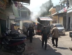 Antisipasi Lonjakan Covid-19, Pasar Tanjungsari Disemprot Disinfektan