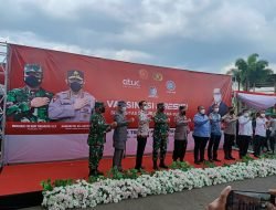 Kapolri Tinjau Vaksinasi Massal di Sumedang