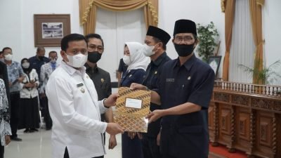 Lantik 43 Kepala Sekolah Bupati: Saya Tantang Ada Inovasi di Setiap Sekolah