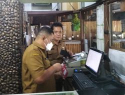 Tingkatkan PAD, Bappenda Sumedang Pasang Alat Rekam Data Transaksi di Sejumlah Rumah Makan
