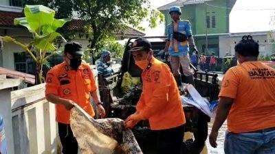 Kurangi Resiko Bencana, BPBD Sumedang dan Lintas Sektoral Gelar Aksi Bersih Sampah Sungai