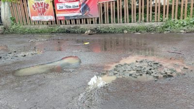 Pas Ditengah Jalan, Jaringan PDAM Bocor Dibiarkan?