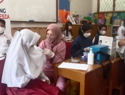 560 Siswa SD Negeri Sukadamai 3 Bogor Ikuti Vaksinasi Tahap II