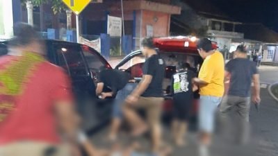 Satuan Narkoba Polres Sumedang menangkap dua orang pemakai dan pengedar Narkotika pada Jumat (11/01/2022) malam