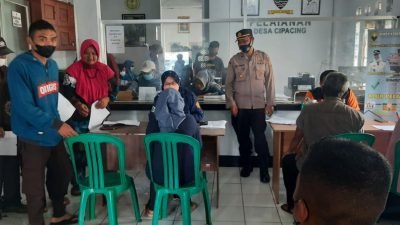 Polsek Jatinangor Monitoring Penyaluran BLT Minyak Goreng
