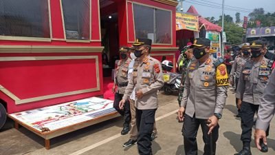 Kabid Humas Polda Jabar Tinjau Pos Pelayanan Pamulihan Sumedang