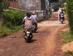 Kondisi Jalan Penghubung Desa Raharja-Gunung Manik Rusak, Ini Penjelasan Kadis PUTR