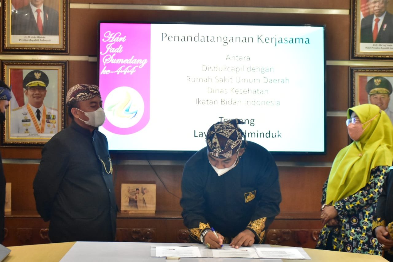 Penandatanganan kerja sama inovasi "Jampe Harupat" di ruang Rapat Sekda, Rabu (20/4).