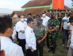 Menanggulangi Penyebaran Virus PMK, Menteri Peternakan Kunjungi Peternakan Sapi di Jatinangor Sumedang.