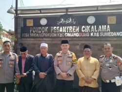 Kapolres Sumedang Kunjungi Pesantren Cikalama