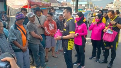 Peringati HUT RI ke 77, Polres Sumedang Laksanakan Olah Raga Bersama dan Bakti Sosial