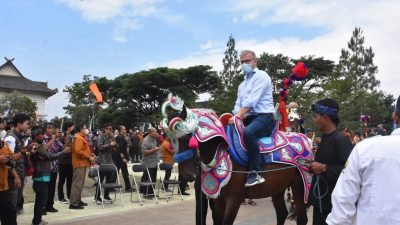 Menteri Pembangunan dan Kerja Sama Denmark Naik Kuda Renggong, Pengalaman Pertama Kali dalam Hidupnya