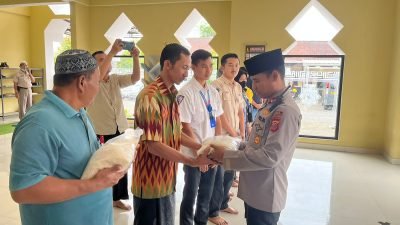 Jumat Berkah, Polres Sumedang Berbagi Sembako