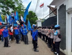 Ratusan Buruh di Sumedang Lakukan Aksi Unjuk Rasa Di Gedung DPRD Sumedang