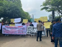 Akses Surian Subang Terputus, Ratusan Warga Surian Lakukan Aksi di IPP Sumedang