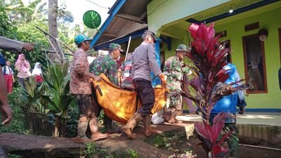 Tim Sar Gabungan Berhasil Evakuasi Korban Longsor Sindulang Cimanggung