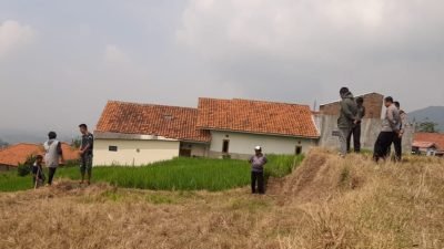 Harkamtibmas, Kapolsek Sukasari Polres Sumedang Sambangi Petani di Wilayah Kecamatan Sukasari