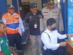 Jelang Ramadhan, Polres Sumedang Gelar Tes Urine Supir Bus Di Terminal Sumedang