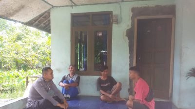 Jaga Stabilitas Kamtibmas, Bhabinkamtibmas Polsek Surian Sambangi Warga