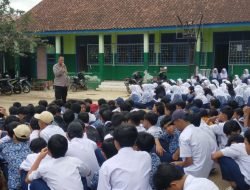 Cegah Aksi Kenakalan Remaja, Polsek Cimanggung Laksanakan Program Police Go To School