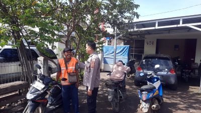 Antisipasi Curanmor, Bhabinkamtibmas Polsek Ujungjaya Berikan Himbauan Kepada Juru Parkir