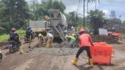 Ruas Jalan Legok Conggeang Diperbaiki Jelang Idul Fitri