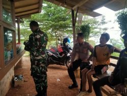 Bhabinsa Polsek Jatinunggal Sambangi Warga Berikan Himbauan Kamtibmas