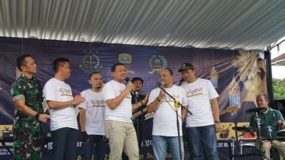 Penuh Keakraban, DPRD dan Forkopimda Sumedang Tebar Ratusan Paket Sembako Gratis pada Acara Ngabagi Lapak