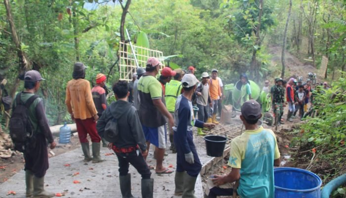 Kejar Waktu, Jalan Cor Rabat Beton TMMD Kodim Sumedang Dikebut