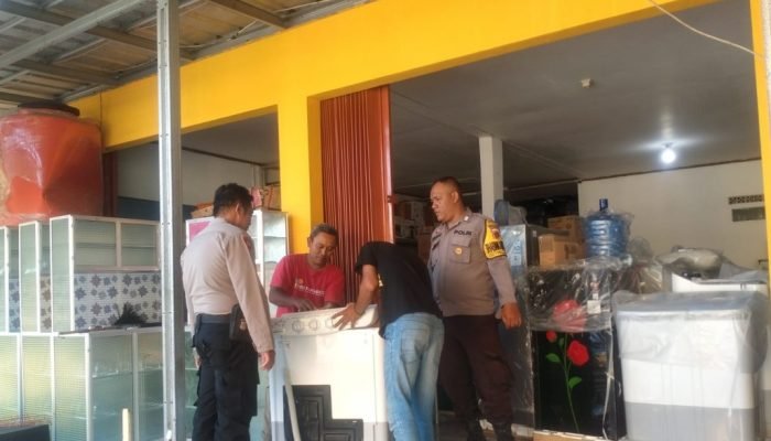 Cegah Gangguan Kamtibmas, Polsek Tanjungkerta Lakukan Patroli