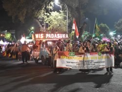 Penampilan Pelajar Semarakkan Pawai Lampion HUT RI ke-78