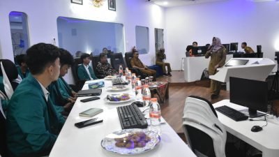 Mahasiswa Fisip Unsap Studi Literasi SPBE di Command Center Sumedang