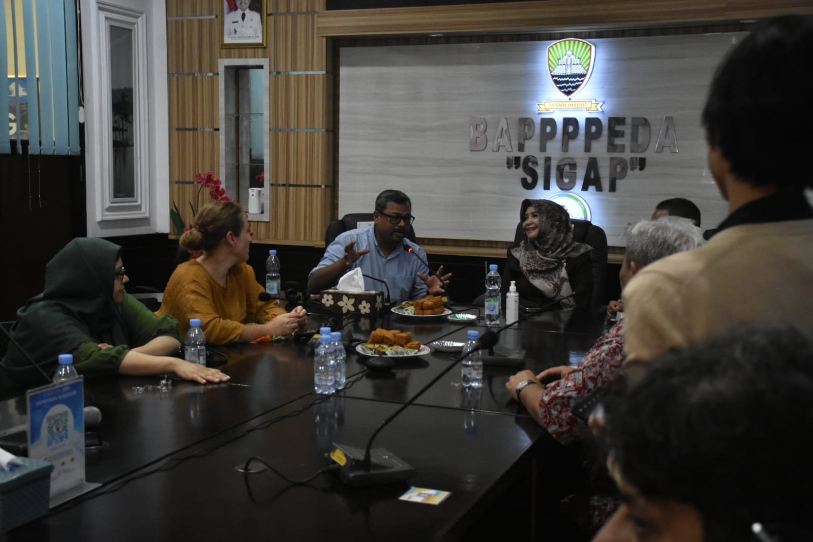 Kedatangan Nutrition International diterima Pj Sekda Sumedang Tuti Ruswati di Ruang Rapat Tadjimalela Bappppeda Kabupaten Sumedang, Jumat (1/12)