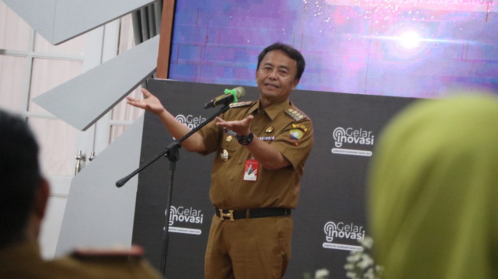 Pemkab Sumedang menggelar Pemberian Juara Inovasi Daerah Kabupaten Sumedang Tahun 2023 di Gedung Negara, Senin (11/12/2023)