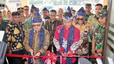 Kepala Perpustakaan RI Aminudin Aziz meresmikan Gedung Fasilitas Layanan Perpustakaan Kabupaten Sumedang, Sabtu (16/12/2023)