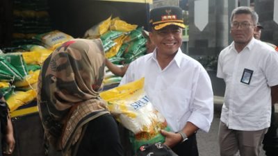 Mengokohkan Stabilitas Harga Beras: Pemerintah Kabupaten Sumedang Terus Menggelar Operasi Pasar Murah Beras