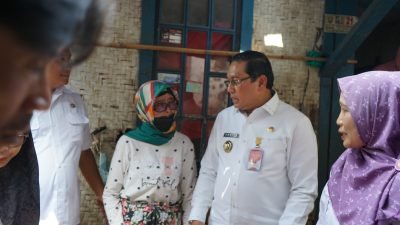 Bupati Sumedang Beri Bantuan dan Harapan Baru bagi Warga Miskin Ekstrem di Kutamandiri