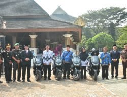 Pemkab Sumedang Apresiasi Guru Pelosok dengan Sepeda Motor di Hari Kebangkitan Nasional