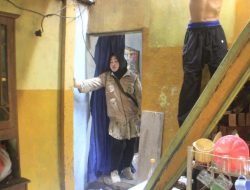 Plh Lurah Kota Kalér Sumedang Bergerak Cepat Atasi Rumah Warga Terdampak Gempa