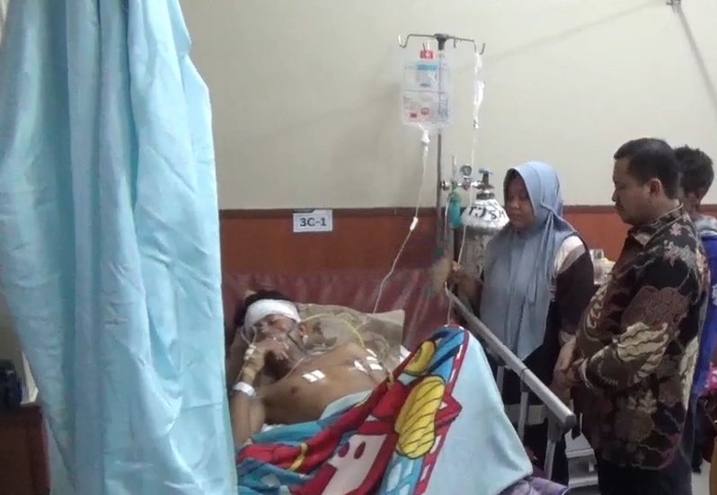 Dony Ahmad Munir Buktikan Kepeduliannya, Kunjungi Korban Begal di RSUD Sumedang